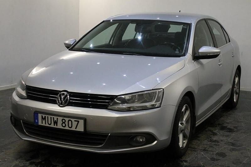 Begagnad VW Jetta GT 105 HK (77 kW) 2011 Silver Sedan