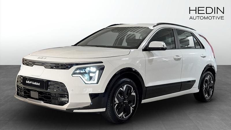 Vit (white) Begagnad 2022 Kia e-Niro SUV | 319 900 kr (Lite dyr) - Bild 1/4