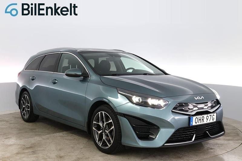Grå Begagnad 2023 Kia Ceed Sportswagon 2 Kombi | 269 900 kr (Marknadspris) - Bild 1/4