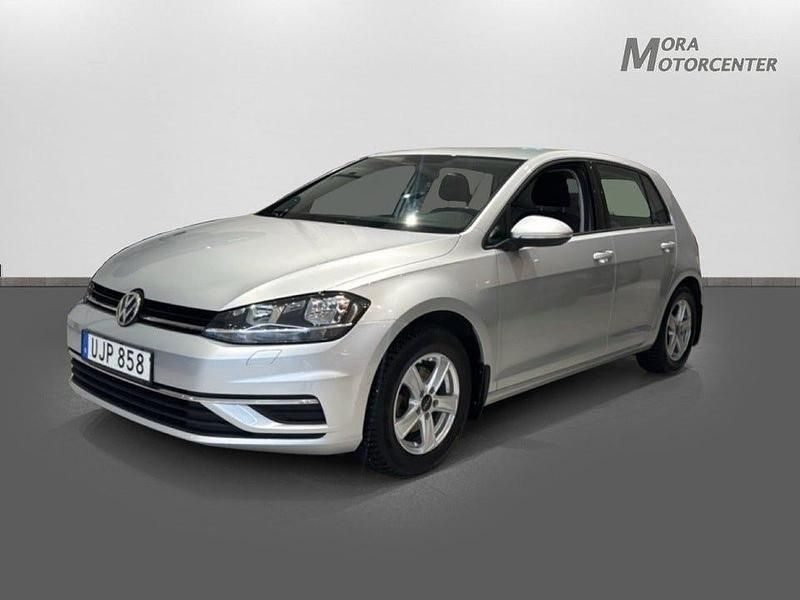 Silver Begagnad 2018 VW Golf VII Halvkombi | 169 000 kr (Marknadspris) - Bild 1/4