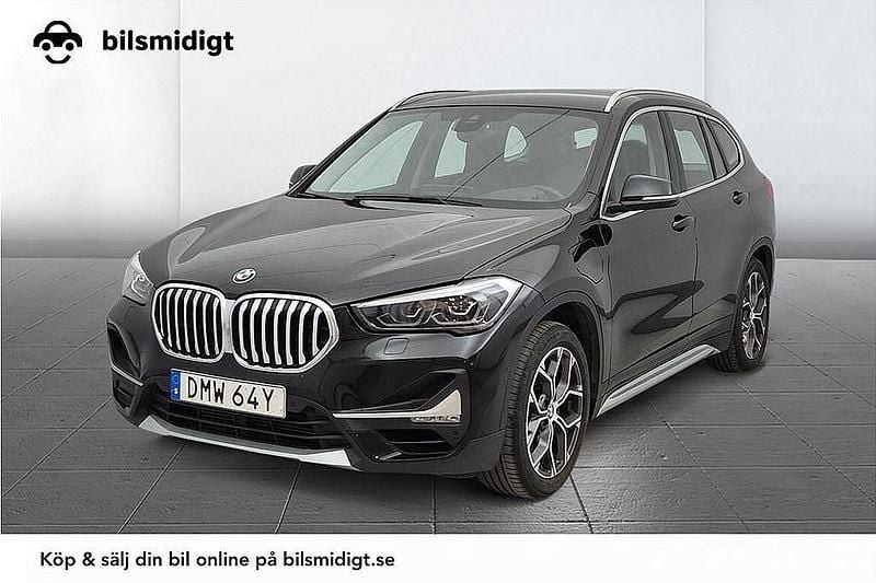 Svart Begagnad 2020 BMW X1 xLine SUV | 259 900 kr (Marknadspris) - Bild 1/3