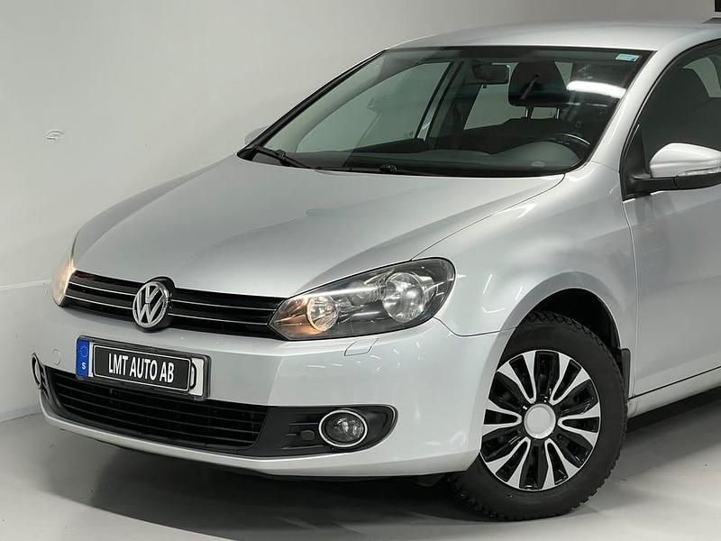 Begagnad VW Golf VII 102 HK (75 kW) 2012 Silver Halvkombi
