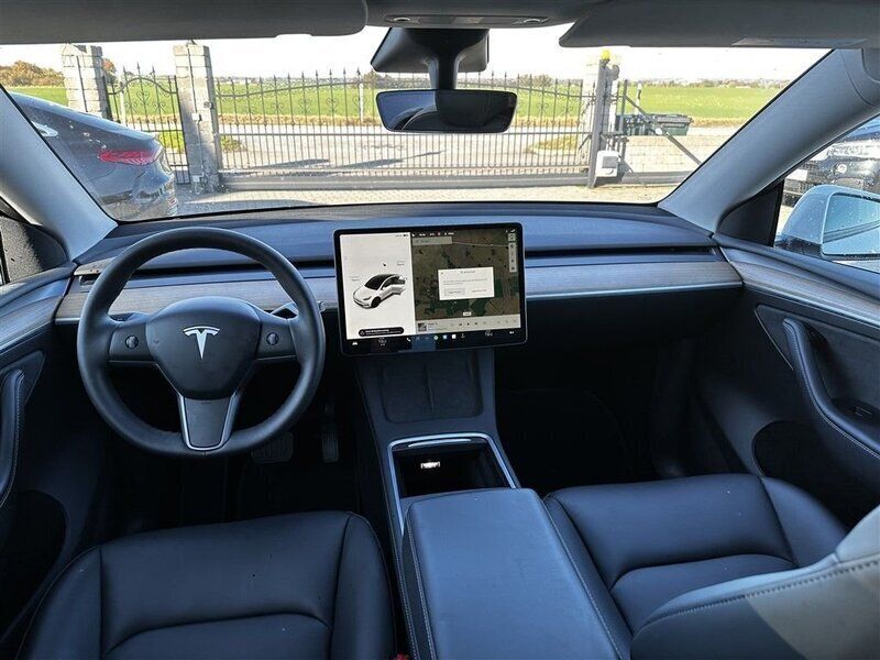 Begagnad Tesla Model Y Long Range AWD 378 kW (514 HK) 2021 Vit SUV