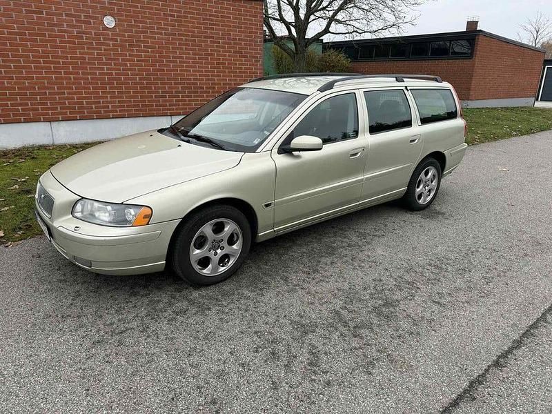 Begagnad 2006 Volvo V70 Momentum Kombi | 25 000 kr (Bra pris) - Bild 1/4