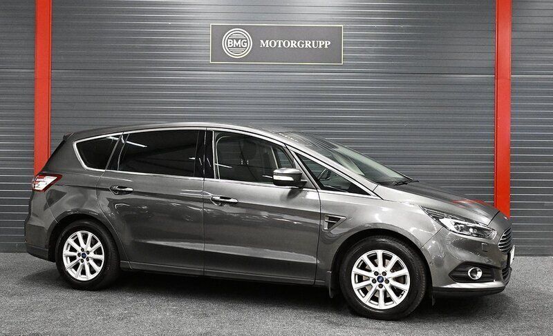 Grå Begagnad 2016 Ford S-MAX Business Edition Minibuss | 139 900 kr (Marknadspris) - Bild 1/4