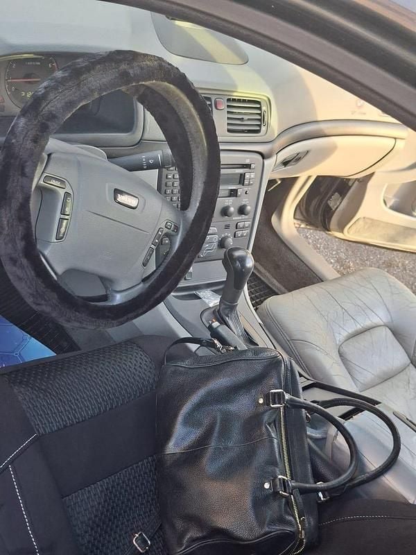 Begagnad 2001 Volvo S80 Sedan | 14 900 kr (Bra pris) - Bild 1/4