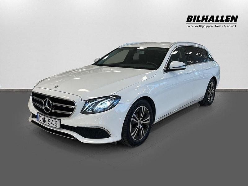 Vit Begagnad 2019 Mercedes E220 Kombi | 249 900 kr (Superpris) - Bild 1/4