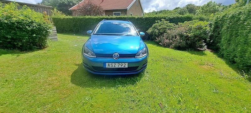 Blå Begagnad 2015 VW Golf VII Kombi | 87 900 kr (Lite dyr) - Bild 1/4