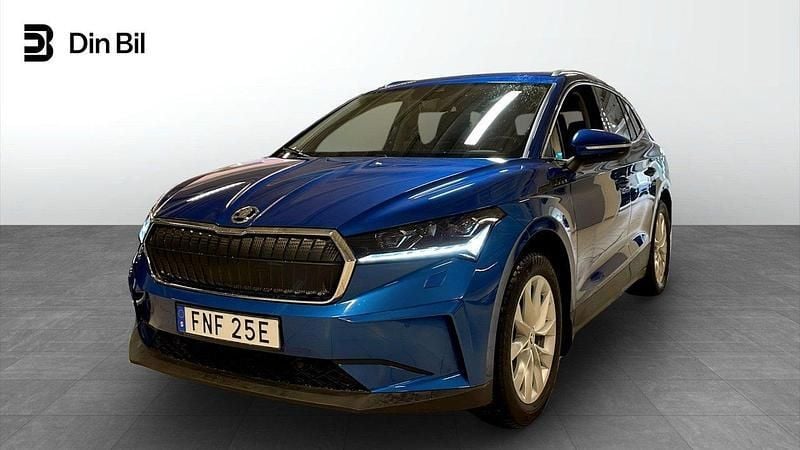 Blå Begagnad 2022 Skoda Enyaq iV SUV | 369 500 kr (Marknadspris) - Bild 1/4