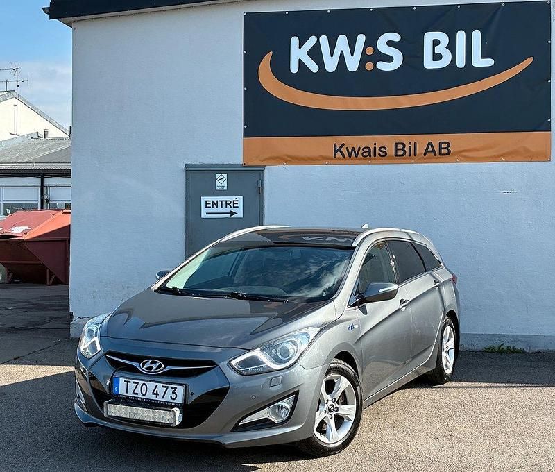 Silver Begagnad 2014 Hyundai i40 Kombi | 79 900 kr (Marknadspris) - Bild 1/4