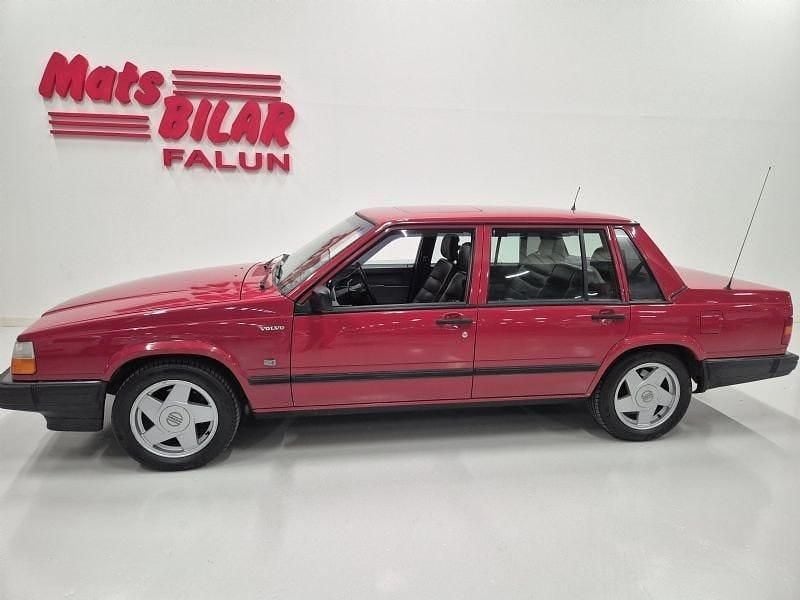 Röd Begagnad 1990 Volvo 740 Sedan | 159 900 kr - Bild 1/4