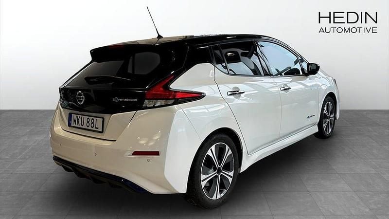 Begagnad Nissan Leaf N-Connecta 110 kW (150 HK) 2019 Vit Halvkombi