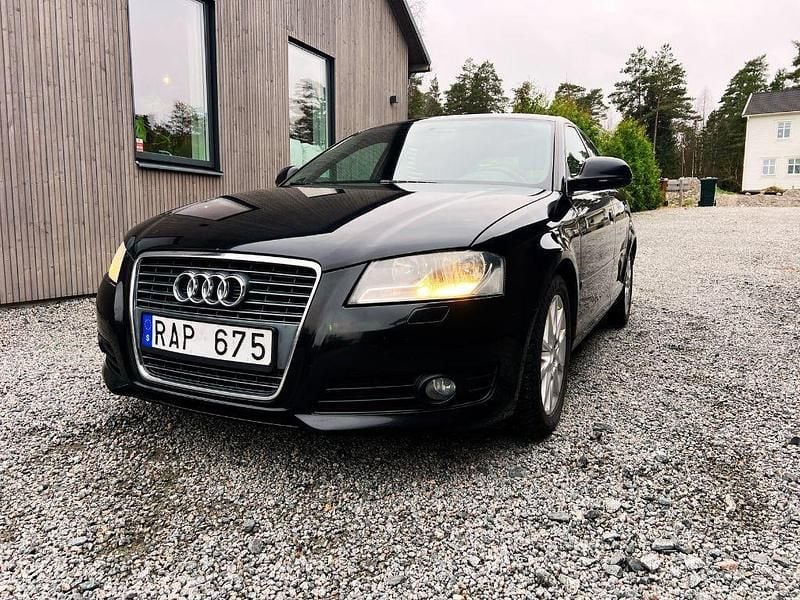 Svart Begagnad 2009 Audi A3 Sportback Comfort Halvkombi | 59 000 kr (Marknadspris) - Bild 1/4