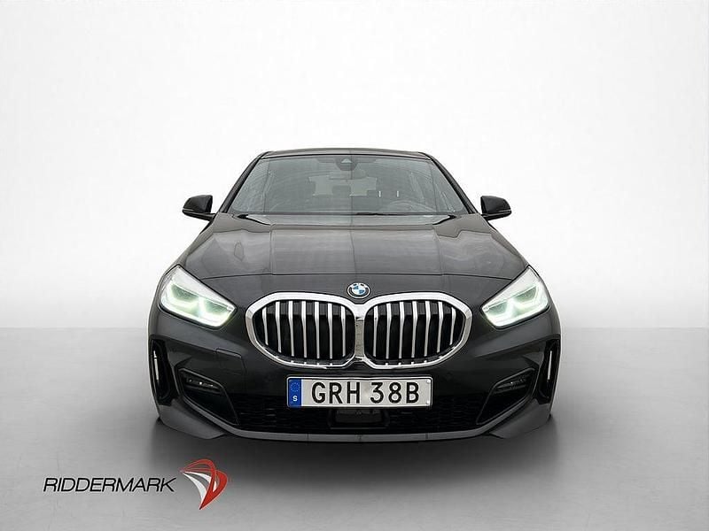 Begagnad BMW 118 M Sport 136 HK (100 kW) 2020 Svart Halvkombi