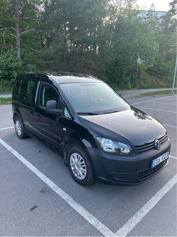 Svart Begagnad 2014 VW Caddy Minibuss | 94 900 kr (Dyr) - Bild 1/4