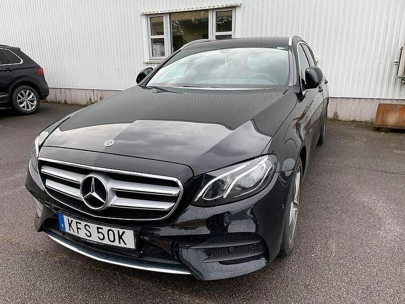 Svart Begagnad 2020 Mercedes E300 AMG Kombi | 349 000 kr (Bra pris) - Bild 1/2