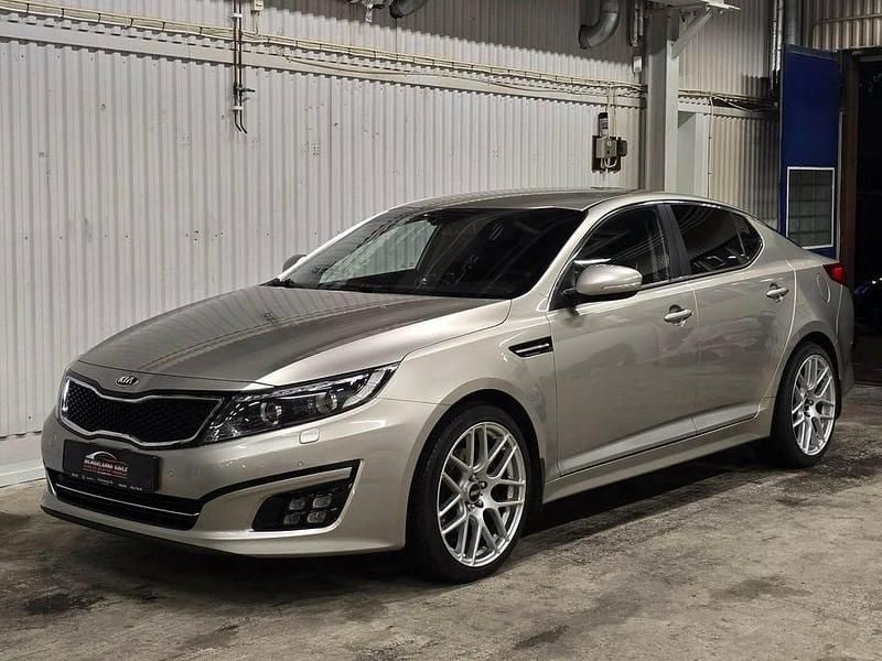 Grå Begagnad 2014 Kia Optima Sedan | 129 900 kr (Marknadspris) - Bild 1/4