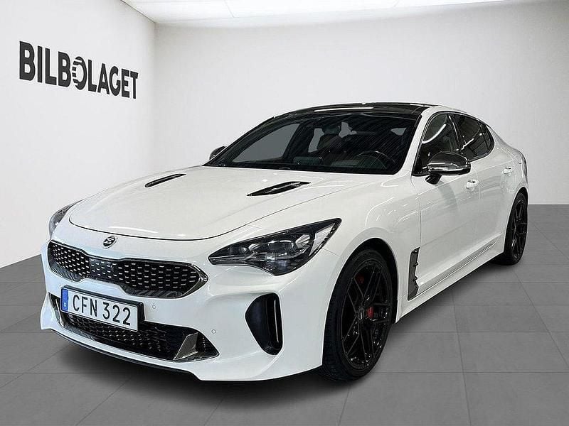 Vit Begagnad 2018 Kia Stinger 3 Halvkombi | 309 800 kr - Bild 1/4