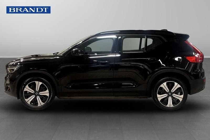Begagnad Volvo XC40 Single Motor 175 kW (238 HK) 2023 Svart SUV