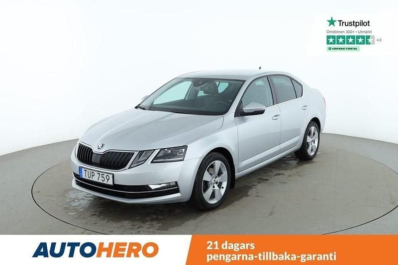Silver Begagnad 2018 Skoda Octavia Style Kombi | 204 000 kr (Lite dyr) - Bild 1/4