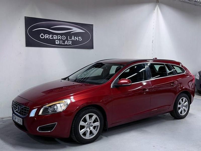 Begagnad Volvo V60 116 HK (85 kW) 2012 Röd Kombi