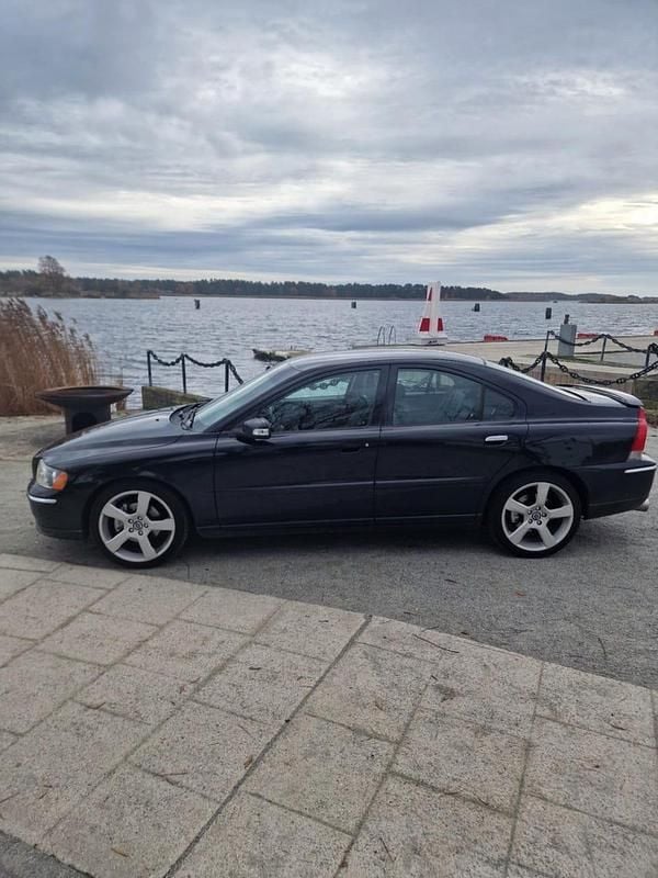 Begagnad 2009 Volvo S60 Sedan | 39 000 kr (Marknadspris) - Bild 1/4