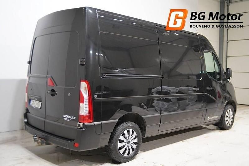 Begagnad Renault Master 131 HK (96 kW) 2018 Svart Van