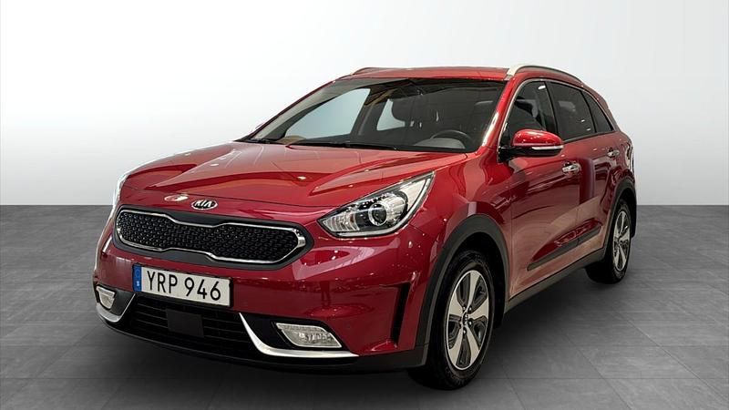 Röd (red) Begagnad 2018 Kia Niro 2 SUV | 209 900 kr (Marknadspris) - Bild 1/4