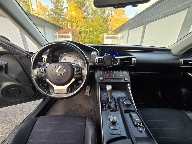 Begagnad Lexus IS300h 223 HK (164 kW) 2015 Sedan
