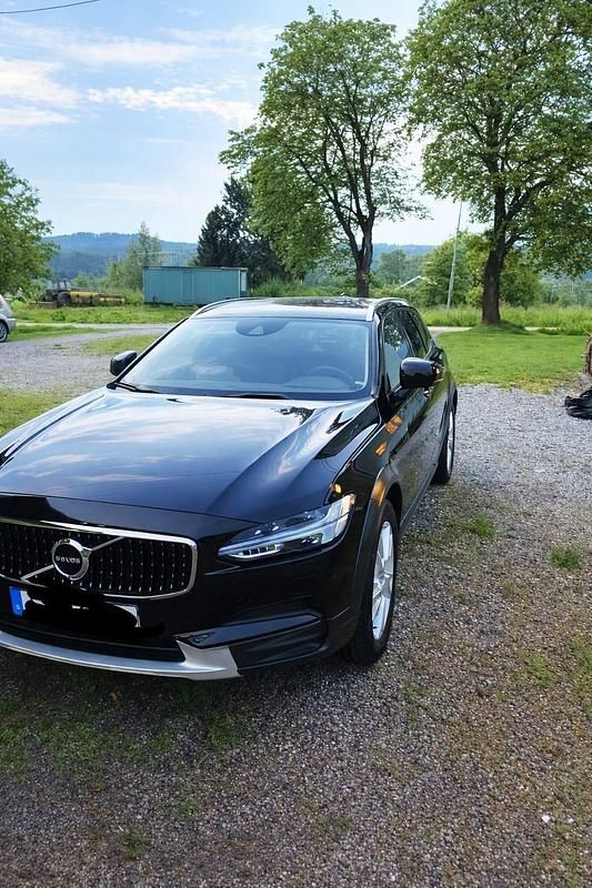 Begagnad 2018 Volvo V90 CC Kombi | 190 000 kr (Marknadspris) - Bild 1/1