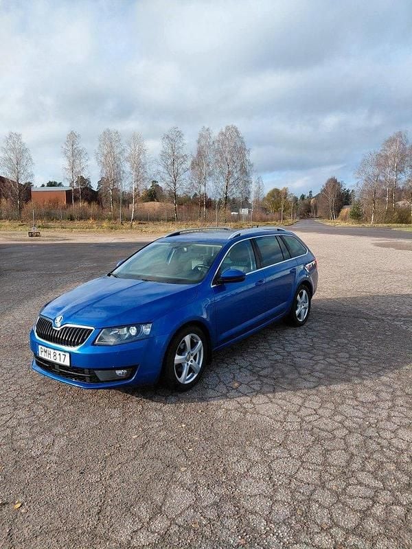 Blå Begagnad 2016 Skoda Octavia Style Kombi | 95 000 kr (Superpris) - Bild 1/4