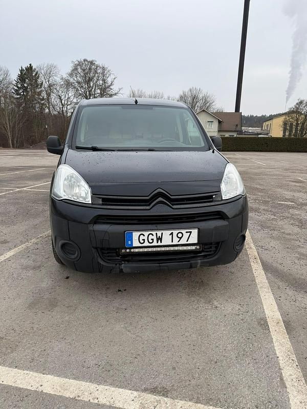 Begagnad Citroën Berlingo 75 HK (55 kW) 2014 Minibuss