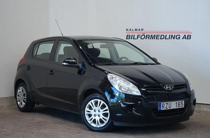 Svart Begagnad 2012 Hyundai i20 Select Halvkombi | 99 500 kr (Dyr) - Bild 1/4