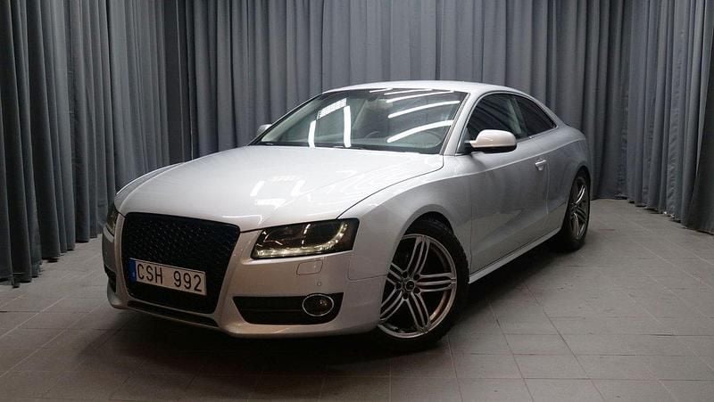 Silver Begagnad 2009 Audi A5 Sportkupé | 89 000 kr (Bra pris) - Bild 1/4