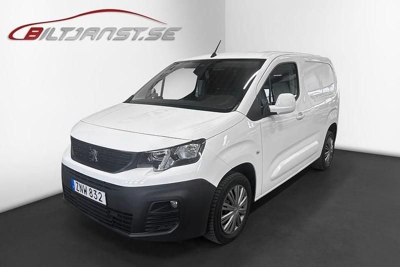 Vit Begagnad 2018 Peugeot Partner Minibuss | 159 875 kr (Lite dyr) - Bild 1/4