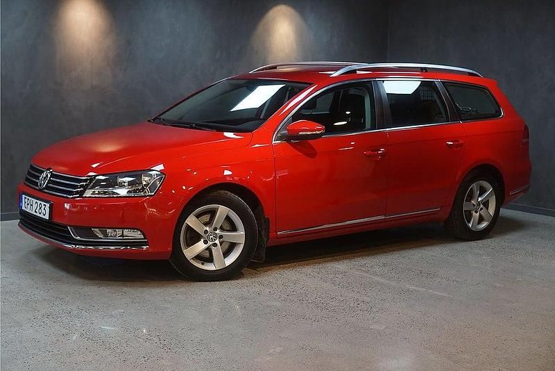 Röd Begagnad 2014 VW Passat Kombi | 119 900 kr (Marknadspris) - Bild 1/4