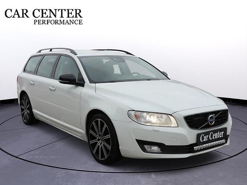 Begagnad Volvo V70 Standard 150 HK (110 kW) 2016 Vit Kombi