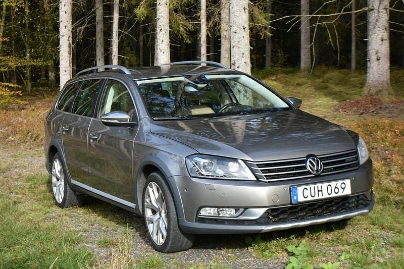 Brun Begagnad 2015 VW Passat Alltrack Kombi | 87 500 kr (Superpris) - Bild 1/4