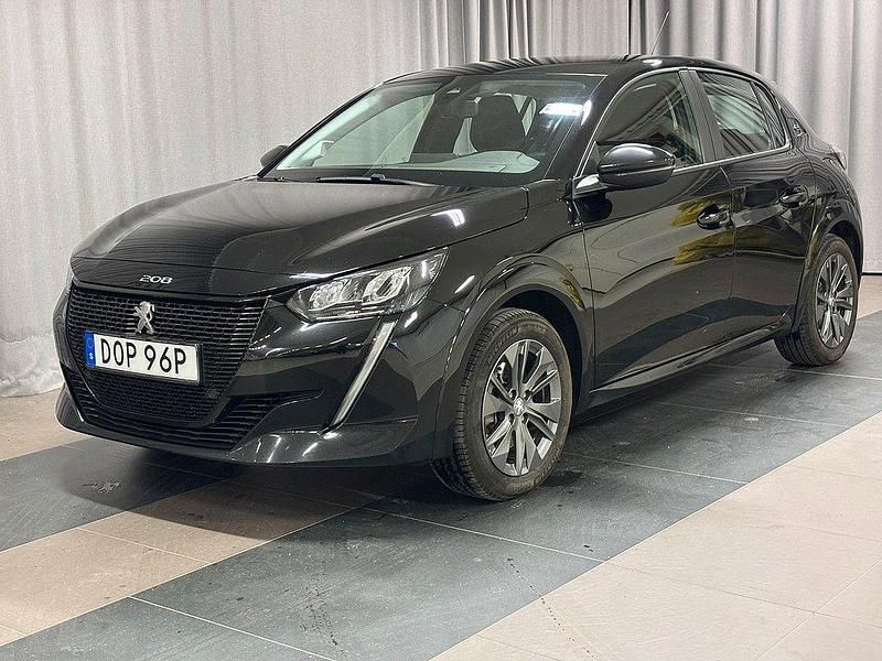 Svart Begagnad 2022 Peugeot e-208 Active Halvkombi | 157 900 kr (Marknadspris) - Bild 1/3