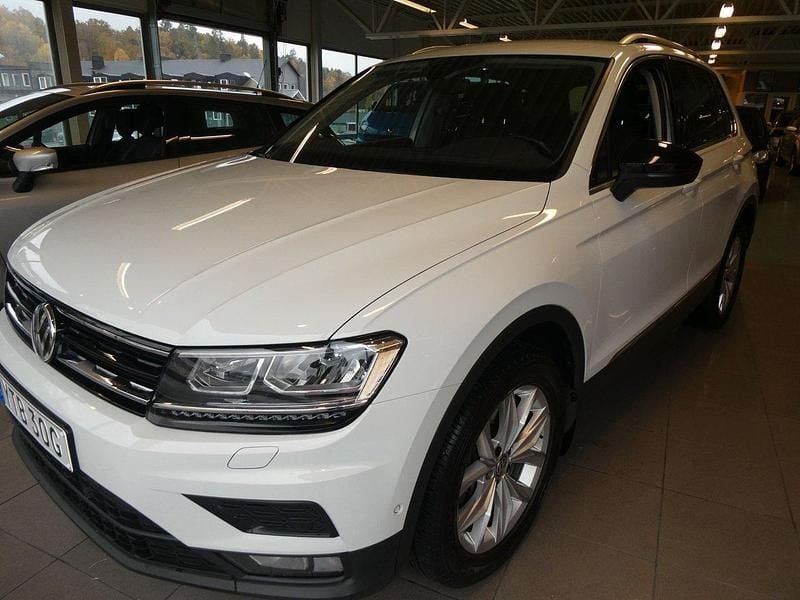 Vit Begagnad 2019 VW Tiguan SUV | 209 900 kr (Superpris) - Bild 1/4