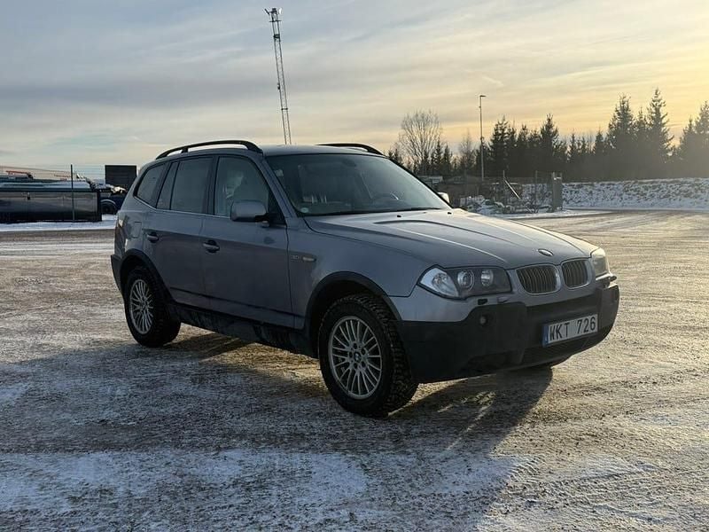 Begagnad BMW X3 231 HK (169 kW) 2005 Grå SUV