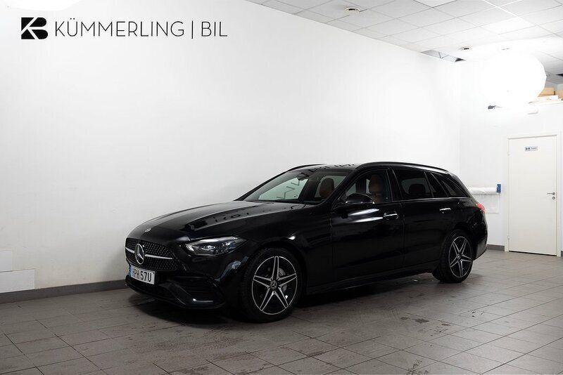 Svart Begagnad 2023 Mercedes C300e AMG Kombi | 509 900 kr (Marknadspris) - Bild 1/4