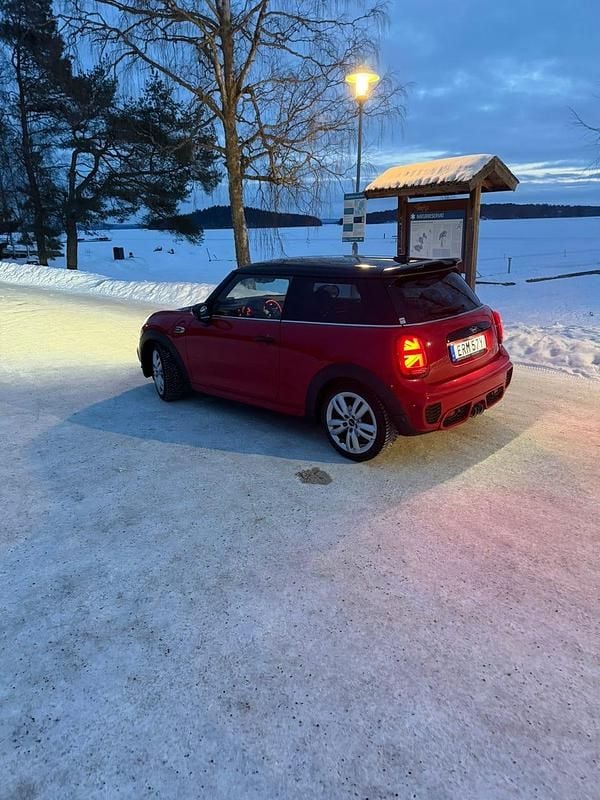 Begagnad Mini John Cooper Works 231 HK (169 kW) 2020 Halvkombi