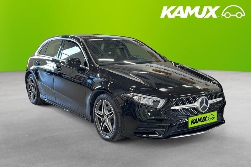Svart Begagnad 2021 Mercedes A180 AMG Halvkombi | 258 800 kr (Marknadspris) - Bild 1/4