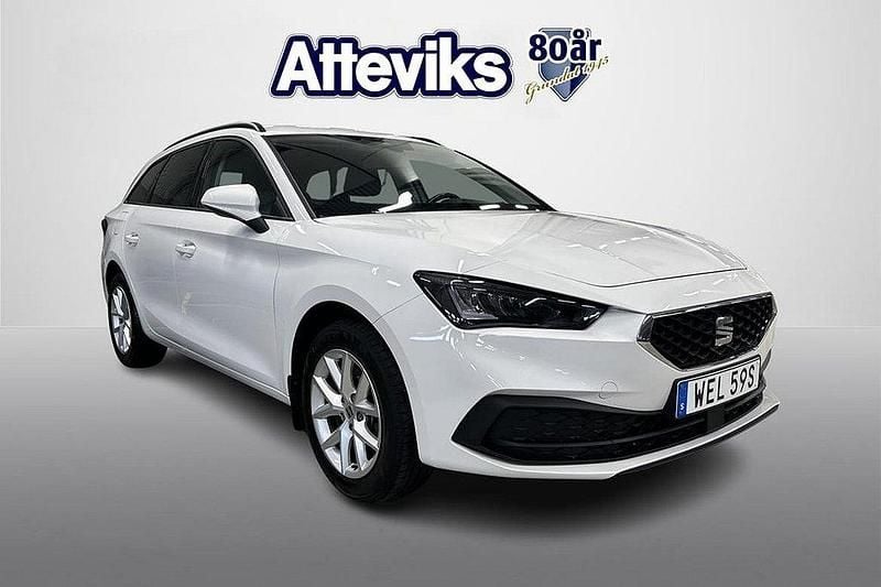 Vit Begagnad 2021 Seat Leon Style Kombi | 209 500 kr (Marknadspris) - Bild 1/4