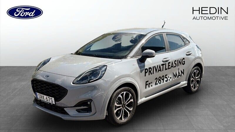 Grå (grey) Begagnad 2024 Ford Puma ST-Line Halvkombi | 249 900 kr (Marknadspris) - Bild 1/4