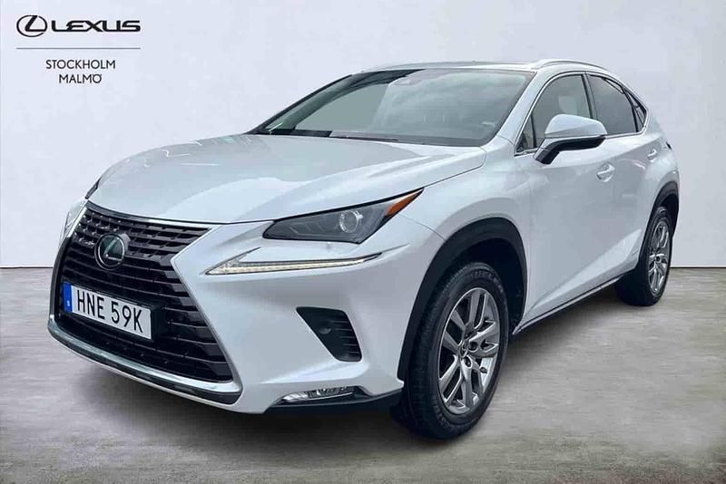 Vit Begagnad 2019 Lexus NX300h SUV | 339 000 kr - Bild 1/1