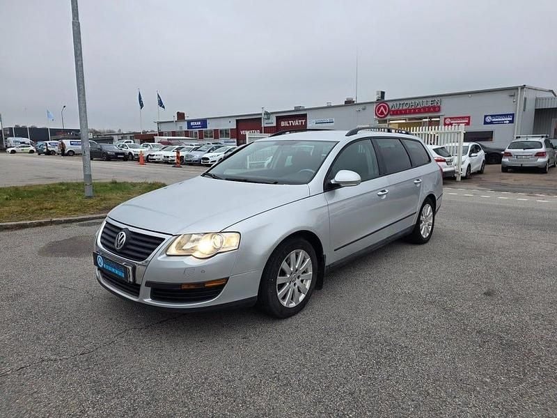 Silver Begagnad 2005 VW Passat Trendline Kombi | 64 900 kr (Dyr) - Bild 1/4