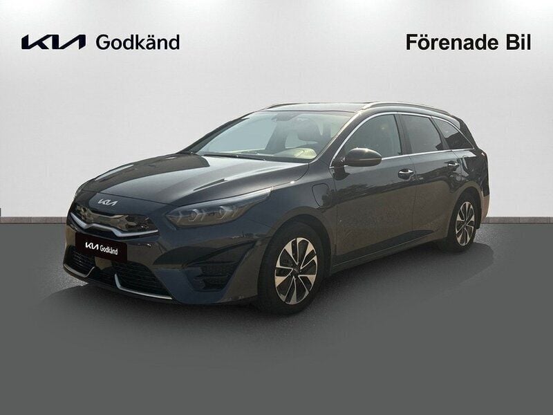 Grå Begagnad 2022 Kia Ceed Sportswagon Advance Kombi | 259 900 kr (Marknadspris) - Bild 1/4