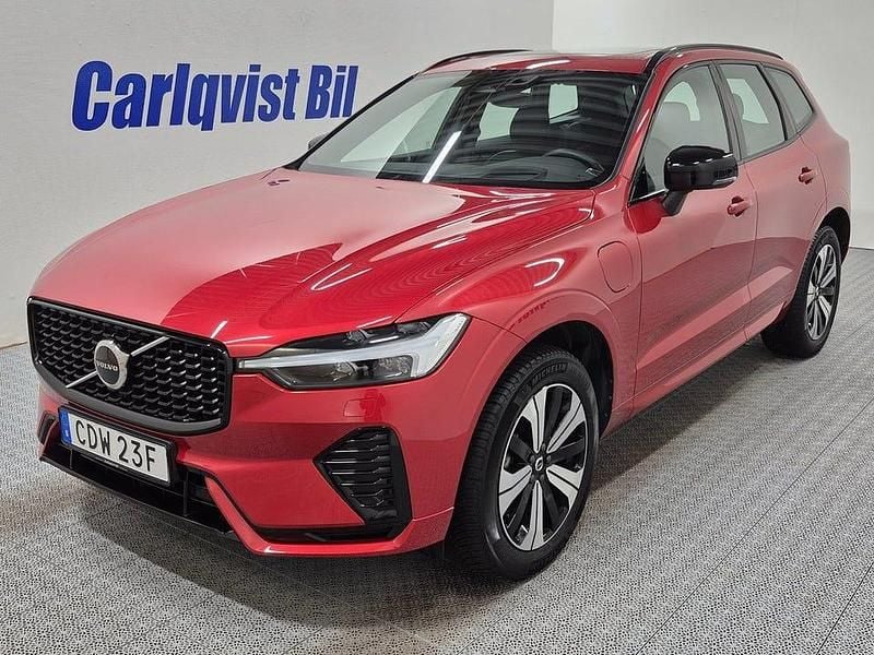 Fusion red metallic Begagnad 2025 Volvo XC60 Plus SUV | 559 000 kr (Dyr) - Bild 1/4